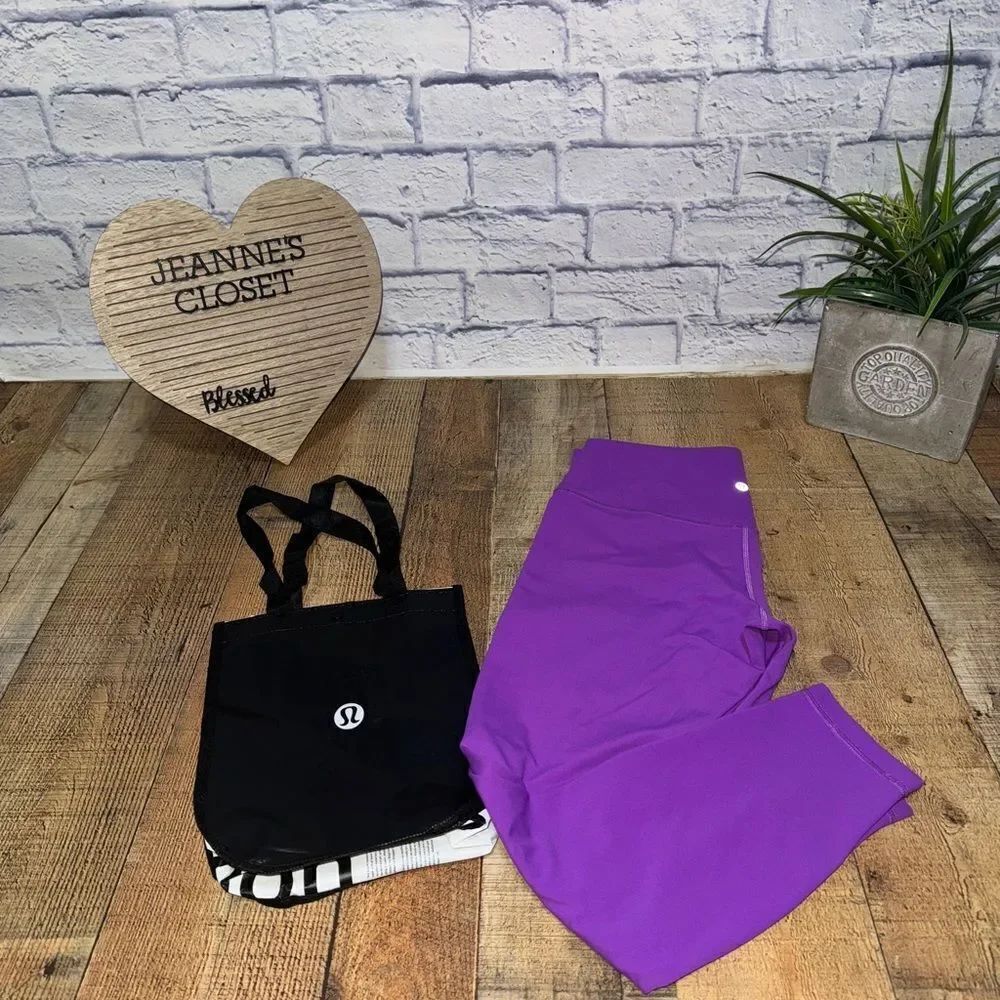 Lululemon Align High-Rise Pant 25"
Moonlit Magenta